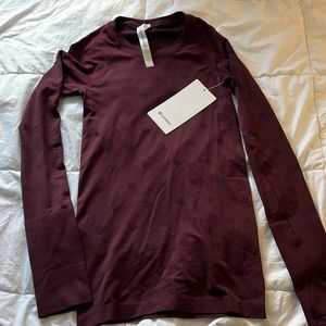 NWT lululemon long sleeve swiftly tech IS
